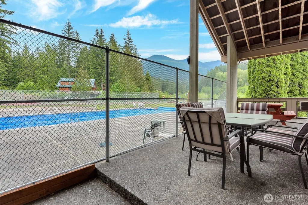 17045 Iceberg Road Glacier WA 98244
