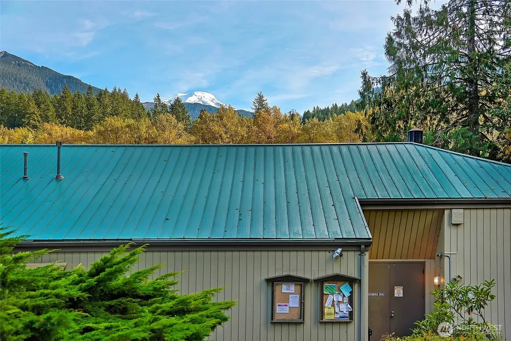 17045 Iceberg Road Glacier WA 98244