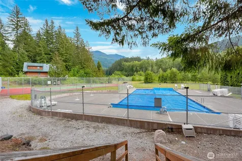 17045 Iceberg Road Glacier WA 98244