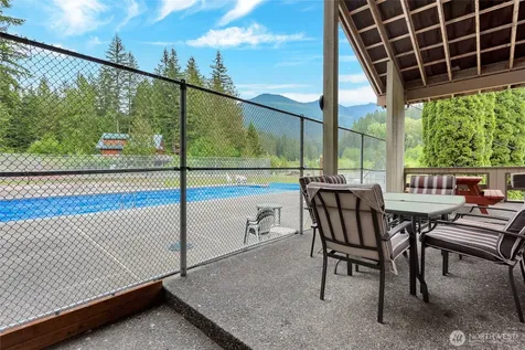 17045 Iceberg Road Glacier WA 98244