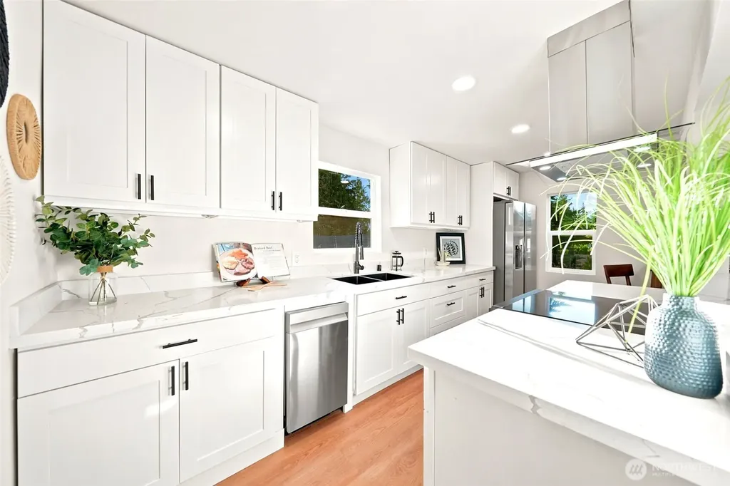 17211 3rd Avenue NE Shoreline WA 98155