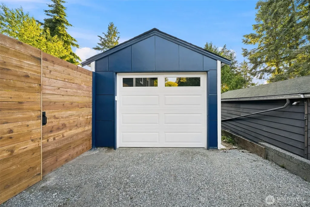 17211 3rd Avenue NE Shoreline WA 98155