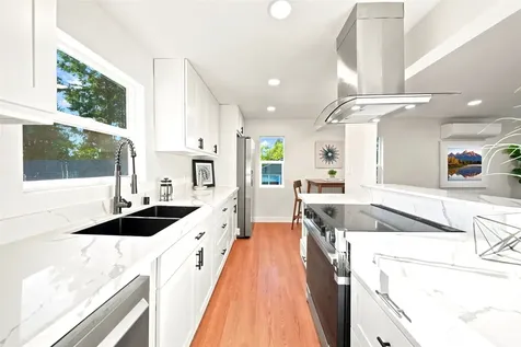 17211 3rd Avenue NE Shoreline WA 98155