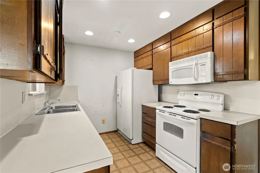 502 Kincaid Avenue Sumner WA 98390