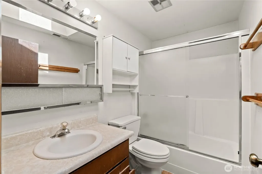 502 Kincaid Avenue Sumner WA 98390