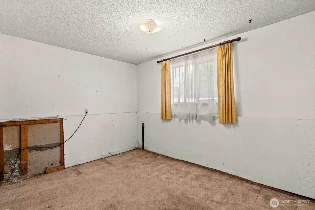 502 Kincaid Avenue Sumner WA 98390