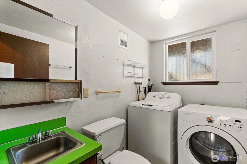 502 Kincaid Avenue Sumner WA 98390