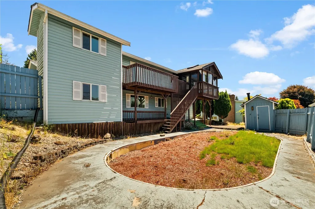 502 Kincaid Avenue Sumner WA 98390