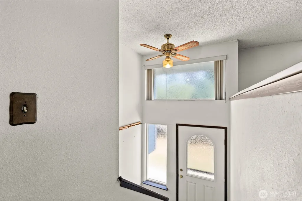 502 Kincaid Avenue Sumner WA 98390