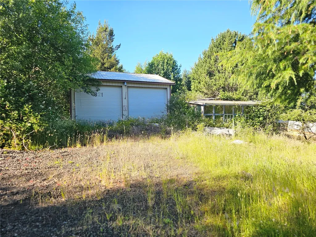 621 Ostman Road Raymond WA 98577