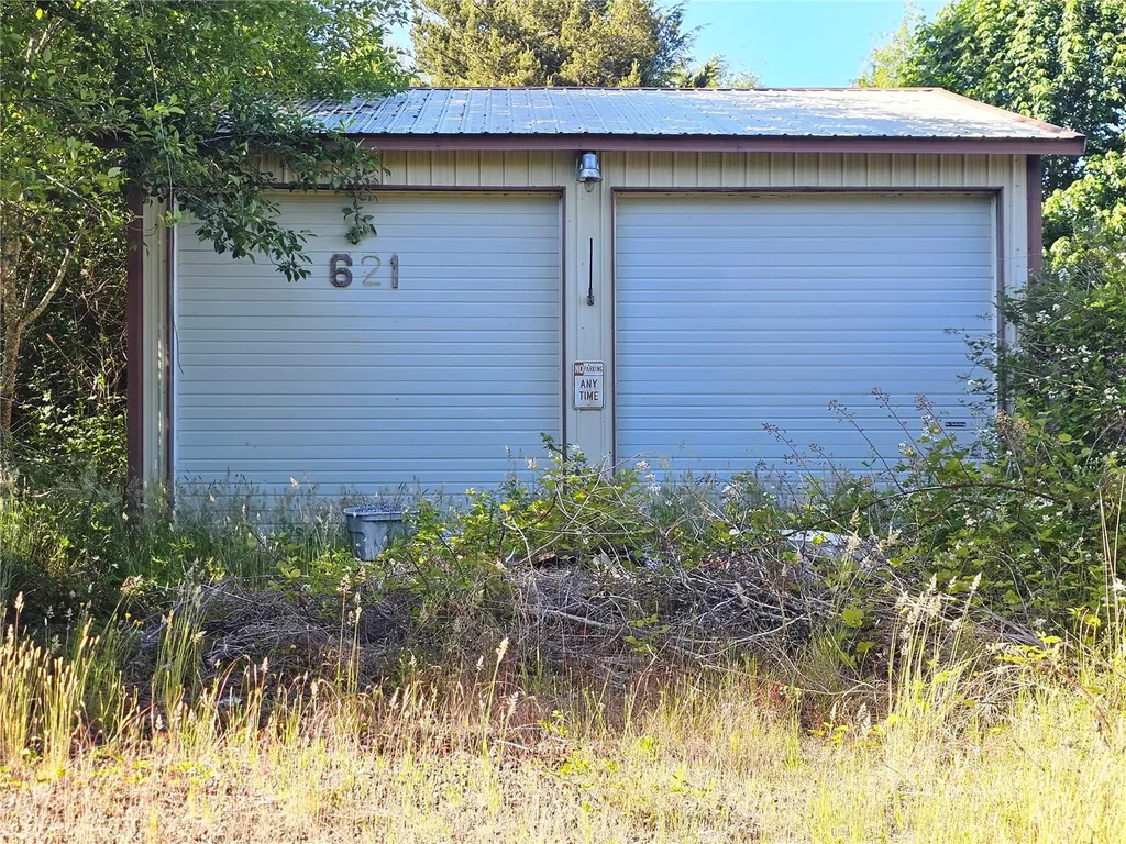 621 Ostman Road Raymond WA 98577