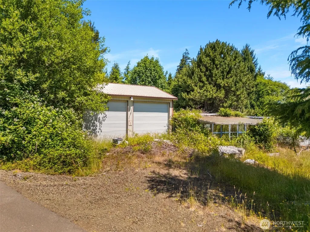 621 Ostman Road Raymond WA 98577