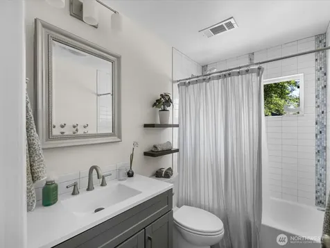 11924 SE 169th Place Renton WA 98058