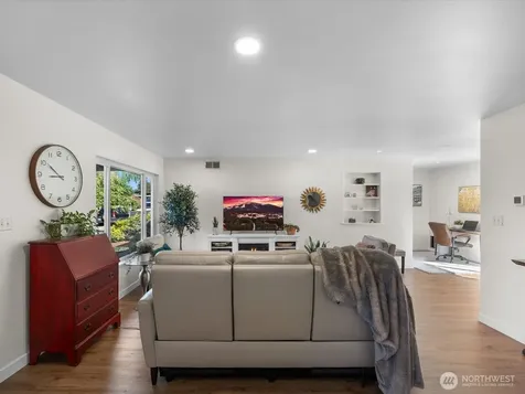 11924 SE 169th Place Renton WA 98058