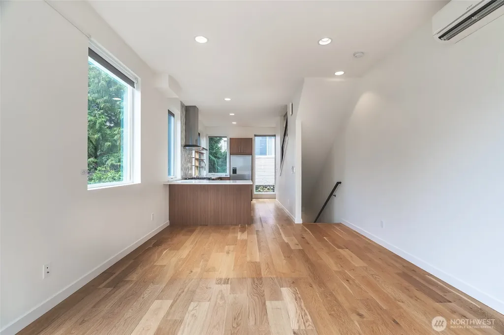 612 N 45th Street Seattle WA 98103