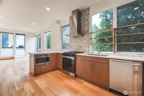 612 N 45th Street Seattle WA 98103