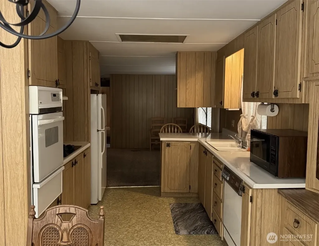 2302 R Street SE Auburn WA 98022