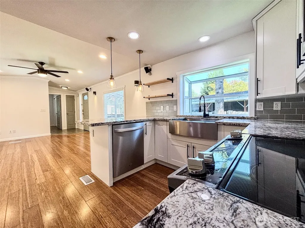 4248 SE A Street Auburn WA 98002