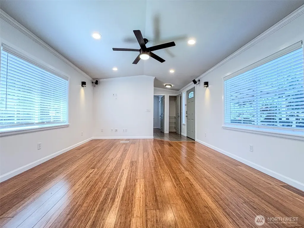 4248 SE A Street Auburn WA 98002