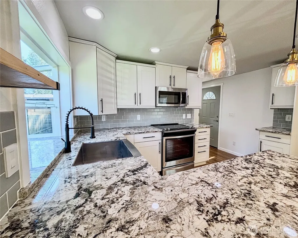 4248 SE A Street Auburn WA 98002