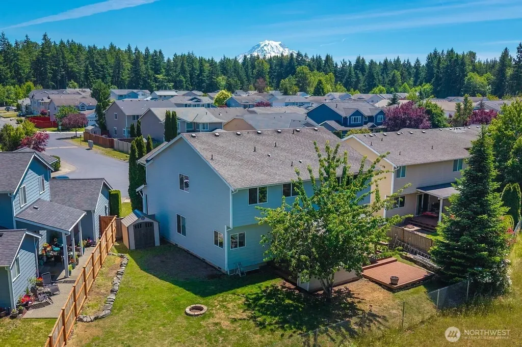 15802 123rd Avenue E Puyallup WA 98374