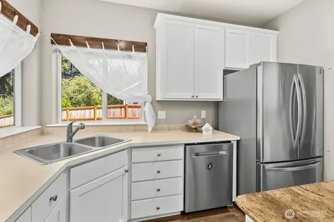 15802 123rd Avenue E Puyallup WA 98374