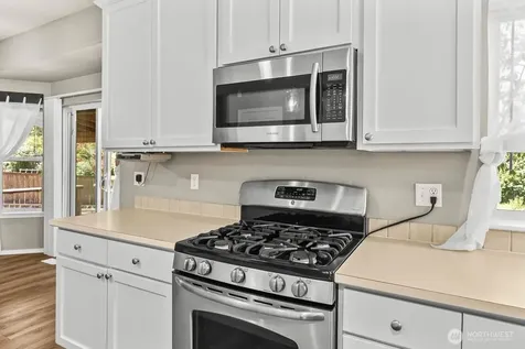 15802 123rd Avenue E Puyallup WA 98374