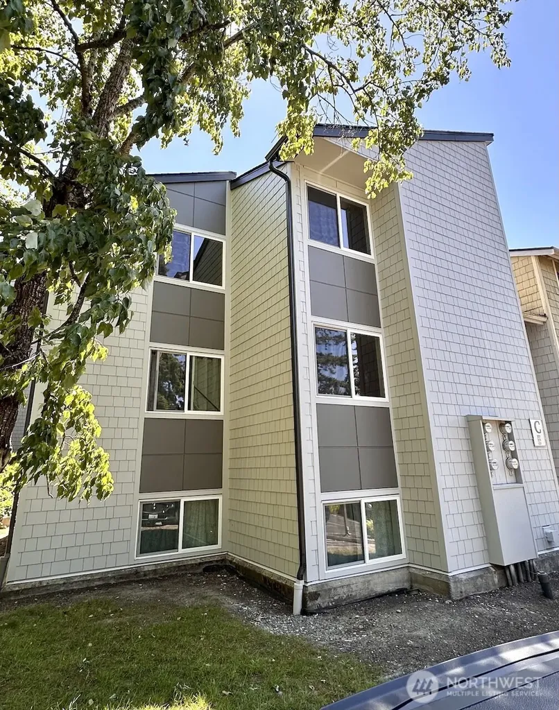 2020 Grant Avenue S Renton WA 98055