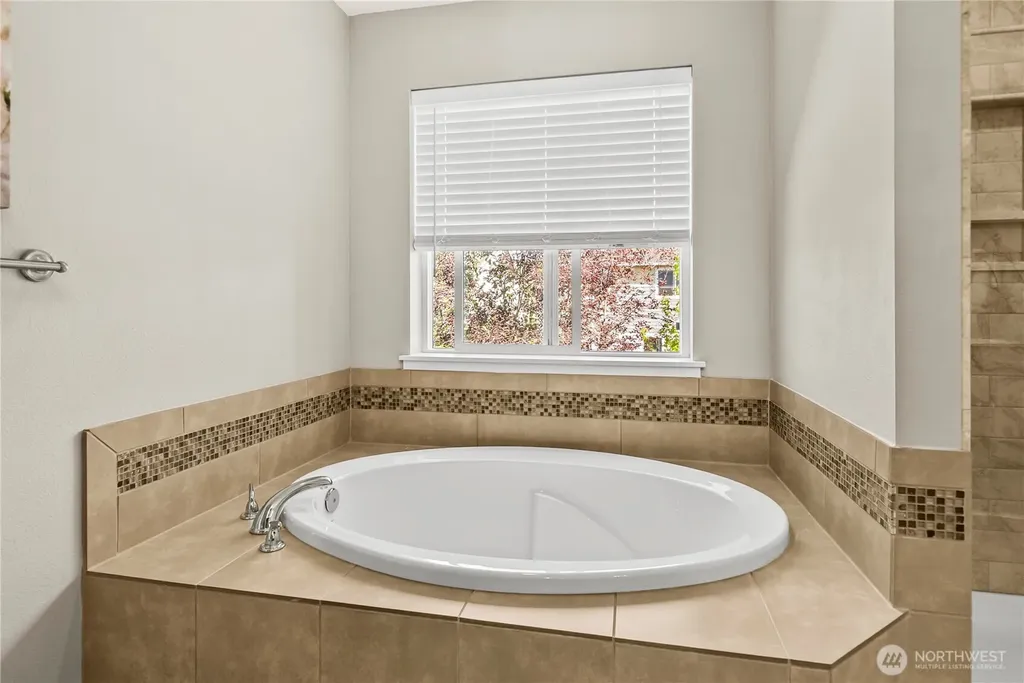 18428 Village Parkway E Bonney Lake WA 98391