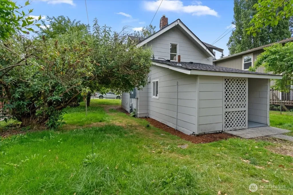 2322 S Ash Street Tacoma WA 98405
