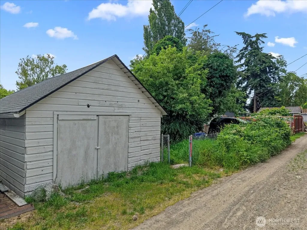 2322 S Ash Street Tacoma WA 98405