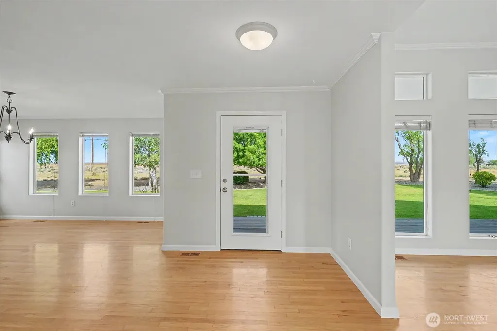 2328 Rd 10.2 NE Moses Lake WA 98837