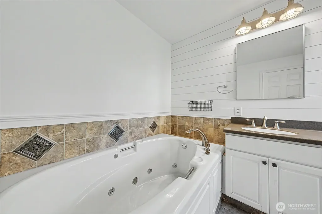 2328 Rd 10.2 NE Moses Lake WA 98837