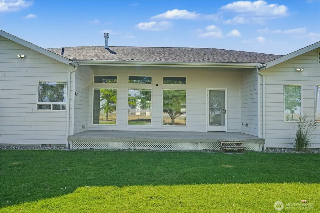 2328 Rd 10.2 NE Moses Lake WA 98837