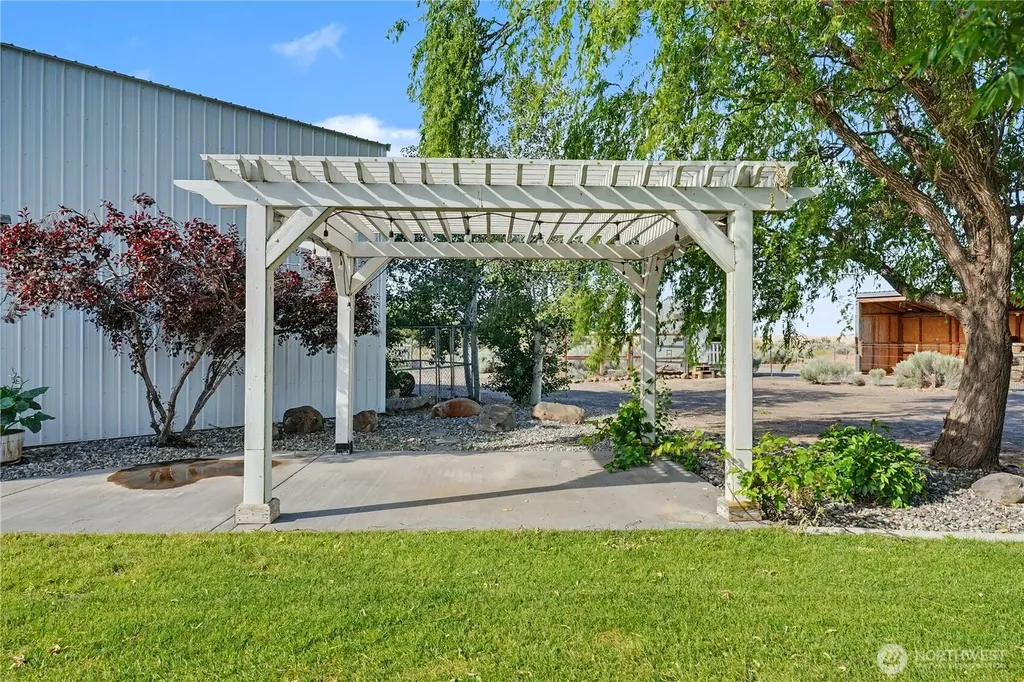 2328 Rd 10.2 NE Moses Lake WA 98837