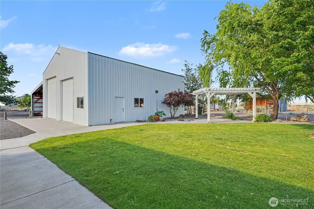 2328 Rd 10.2 NE Moses Lake WA 98837