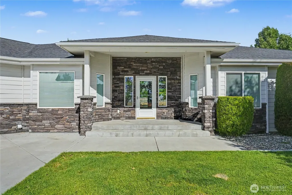 2328 Rd 10.2 NE Moses Lake WA 98837