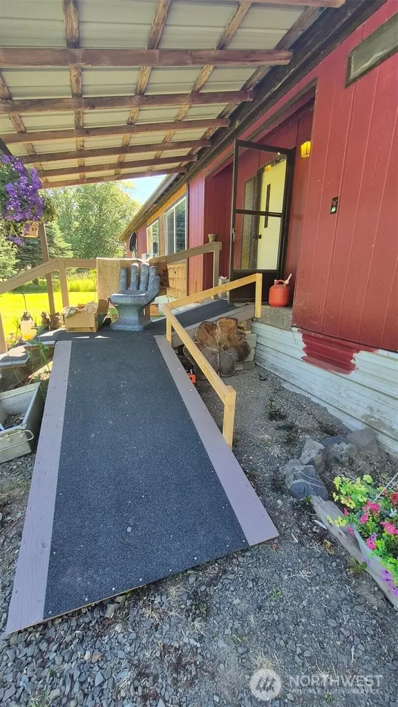 135 Frost Creek Road Glenoma WA 98336