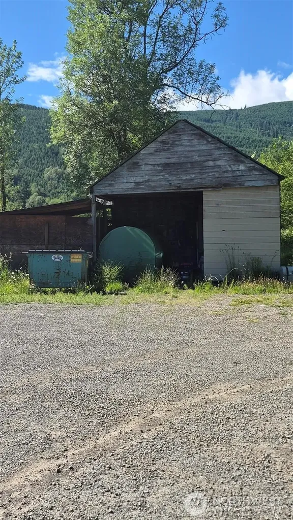 135 Frost Creek Road Glenoma WA 98336