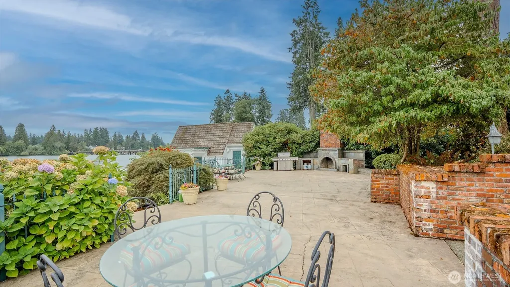10007 Lake Steilacoom Drive SW Lakewood WA 98498
