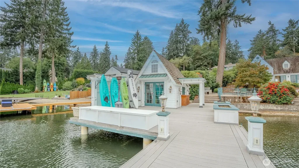 10007 Lake Steilacoom Drive SW Lakewood WA 98498