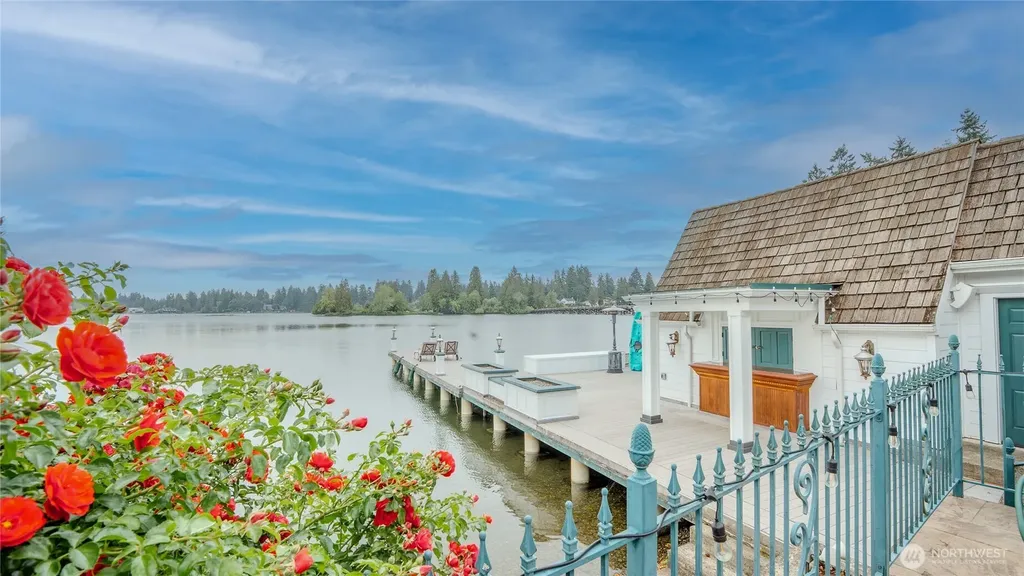 10007 Lake Steilacoom Drive SW Lakewood WA 98498