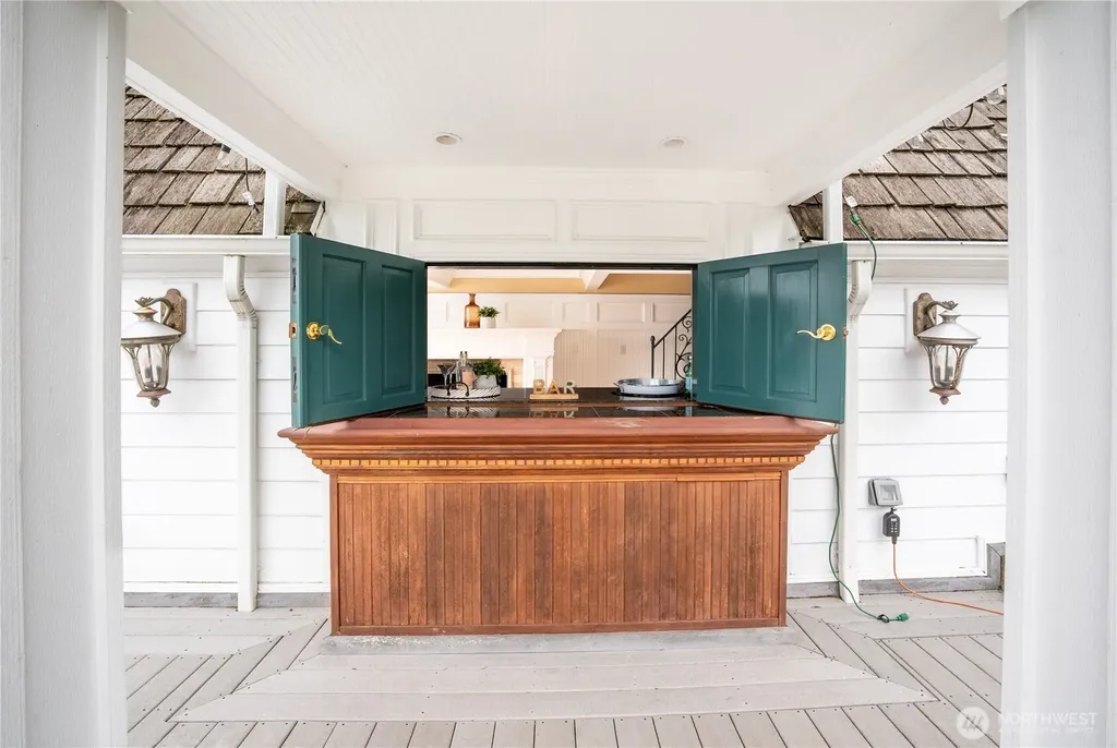 10007 Lake Steilacoom Drive SW Lakewood WA 98498