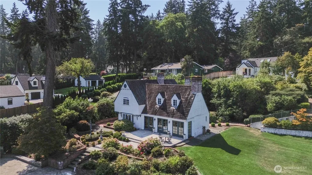 10007 Lake Steilacoom Drive SW Lakewood WA 98498