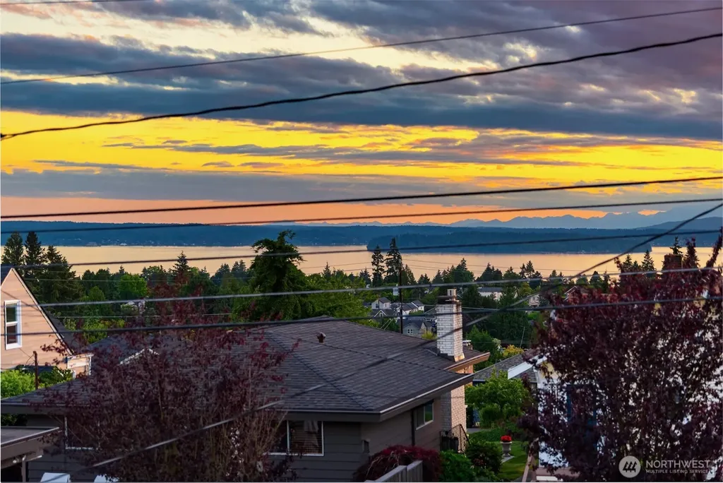 5625 35th Avenue SW Seattle WA 98126