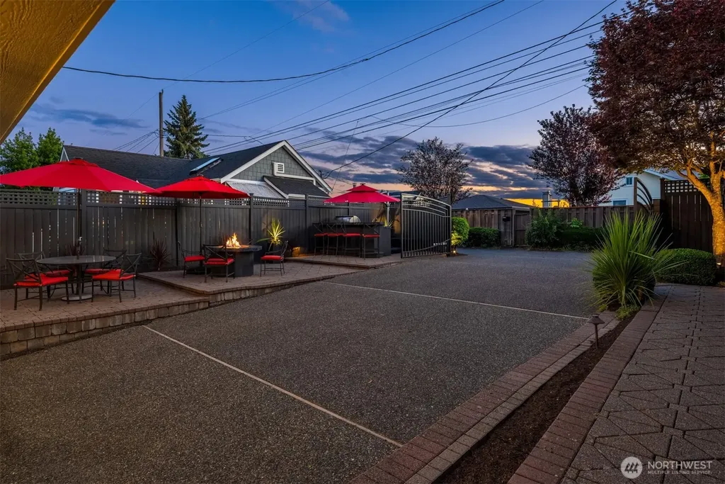 5625 35th Avenue SW Seattle WA 98126