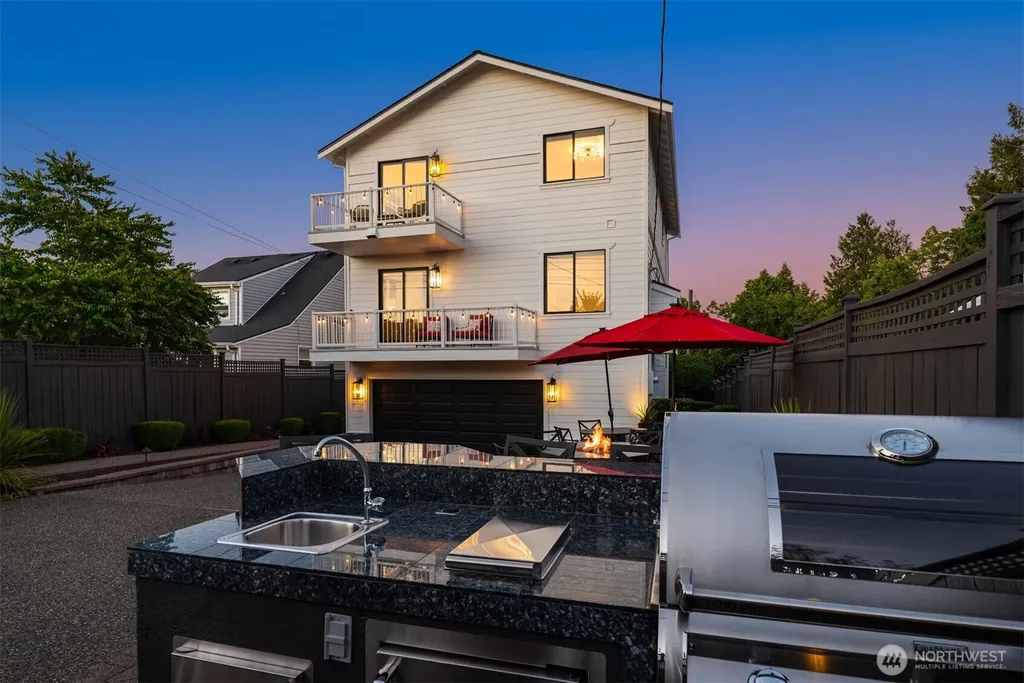 5625 35th Avenue SW Seattle WA 98126