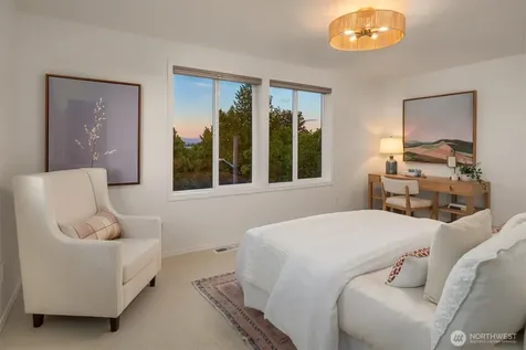 5625 35th Avenue SW Seattle WA 98126