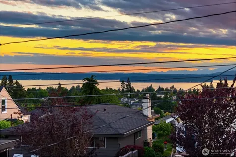 5625 35th Avenue SW Seattle WA 98126
