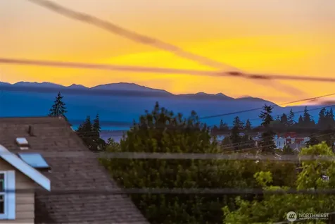 5625 35th Avenue SW Seattle WA 98126